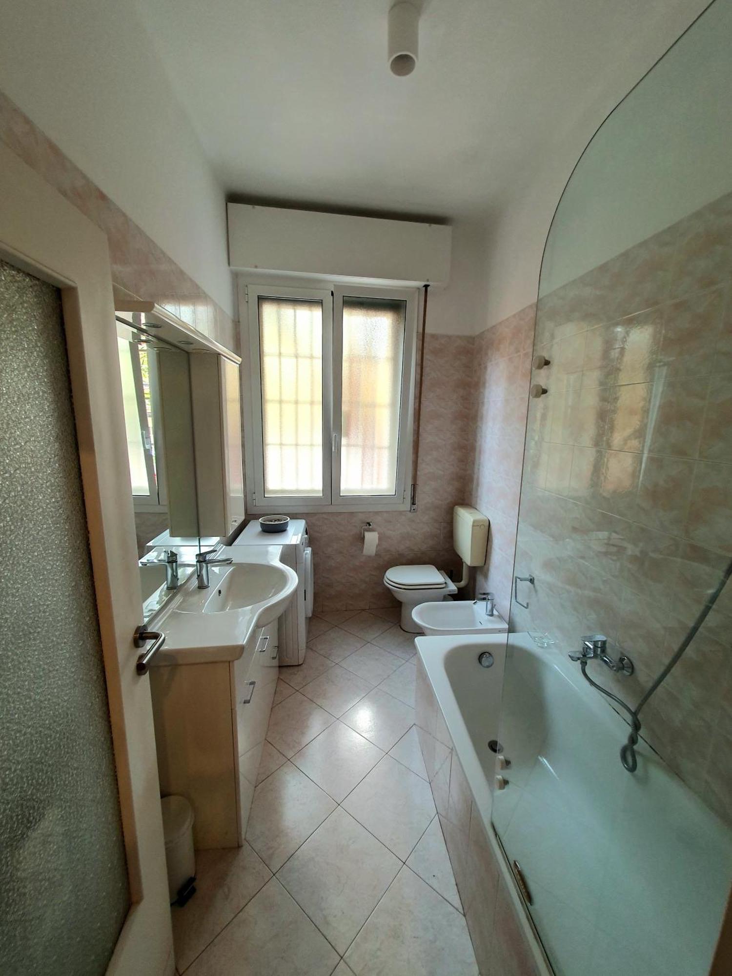 Spacious Three-Room Apartment In Saragozza Bolonia Exterior foto