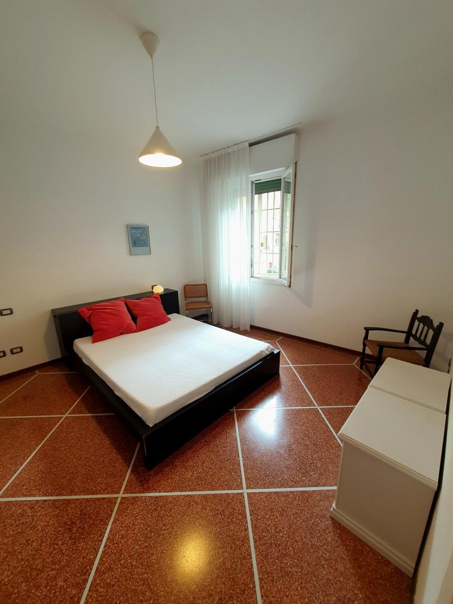 Spacious Three-Room Apartment In Saragozza Bolonia Exterior foto